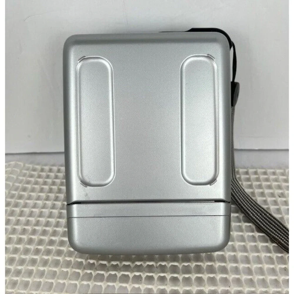 Vintage Polaroid One600 Folding Instant Camera‎ Silver w/ a bag-UNTESTED